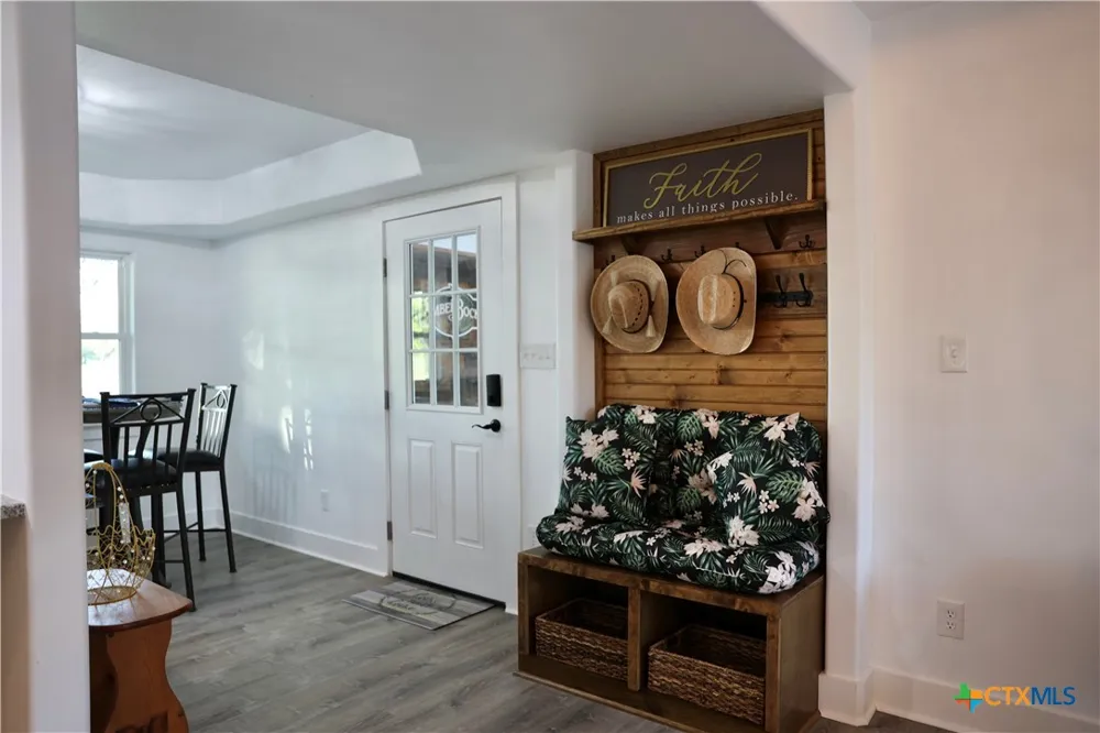 264 Live Oak Drive Inez, TX 77968