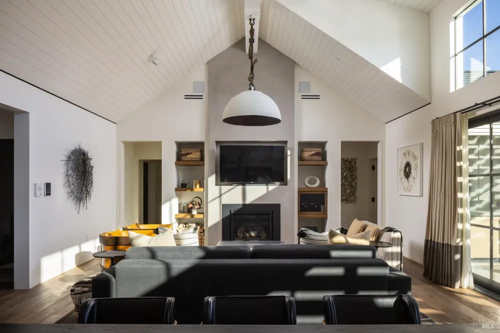 21 Lawley Lane Calistoga, CA 94515