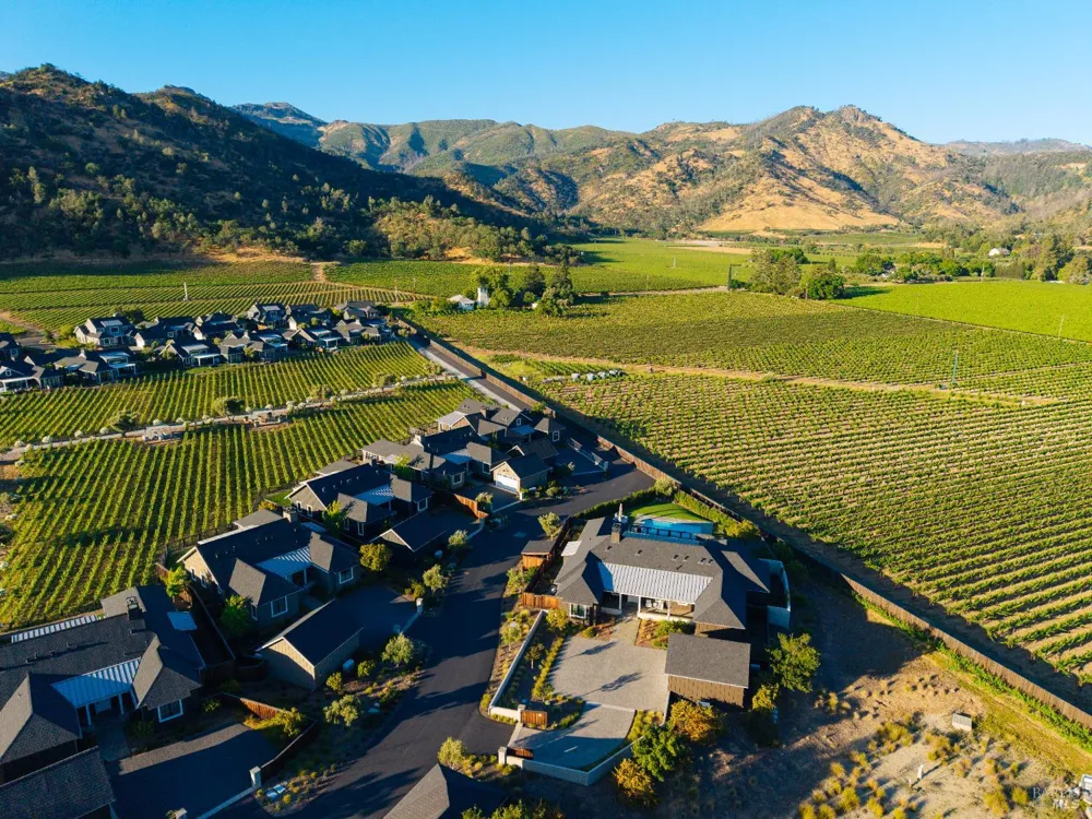 21 Lawley Lane Calistoga, CA 94515