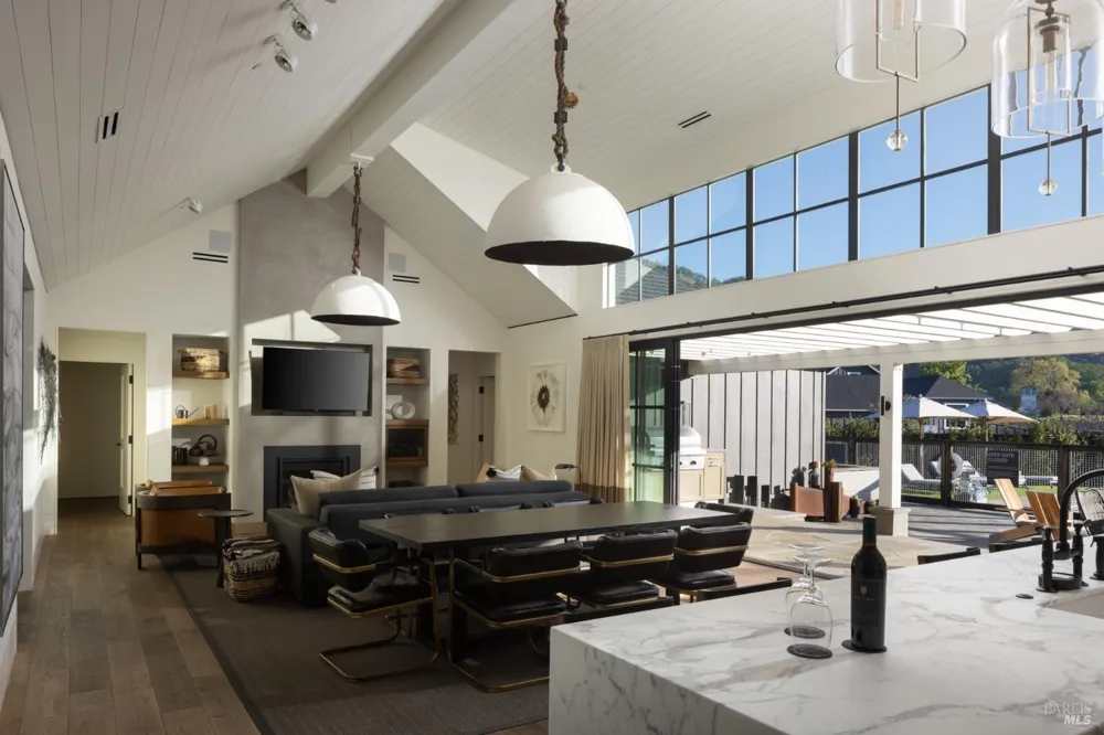 21 Lawley Lane Calistoga, CA 94515