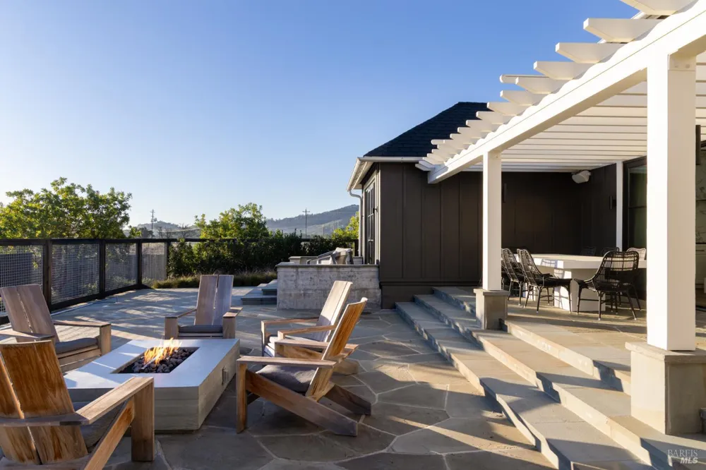 21 Lawley Lane Calistoga, CA 94515