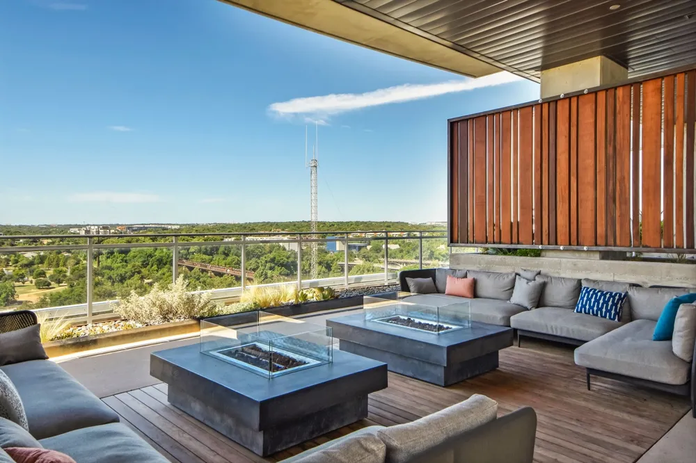 222 West Avenue #1613 Austin, TX 78701