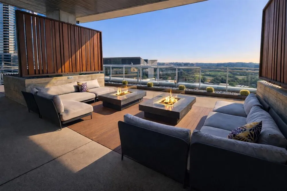 222 West Avenue #1613 Austin, TX 78701