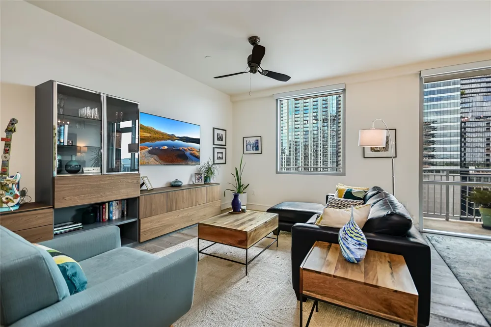 222 West Avenue #1613 Austin, TX 78701