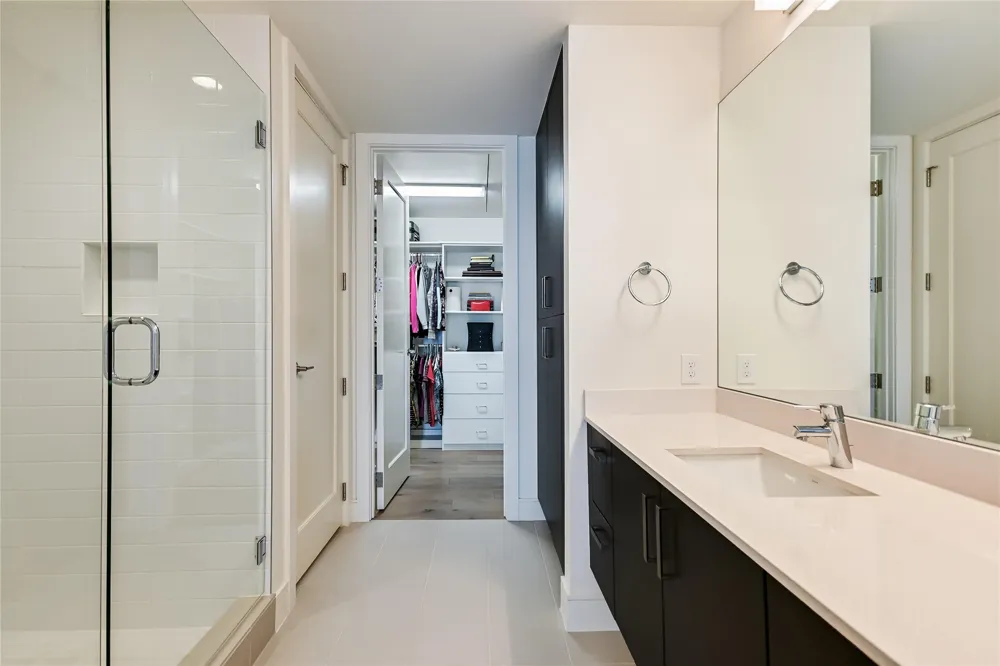 222 West Avenue #1613 Austin, TX 78701