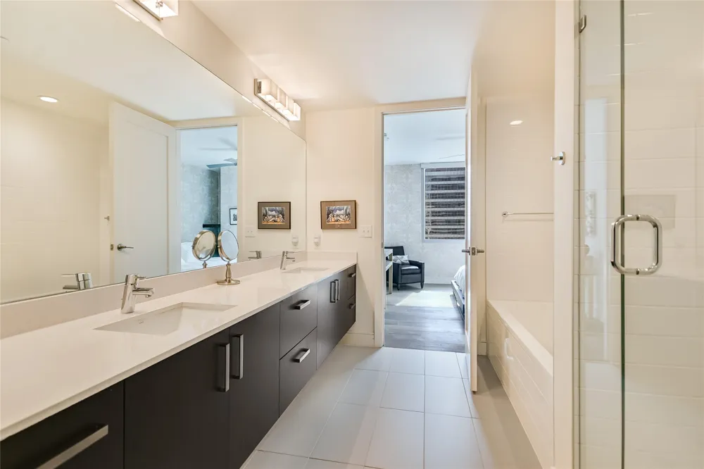 222 West Avenue #1613 Austin, TX 78701
