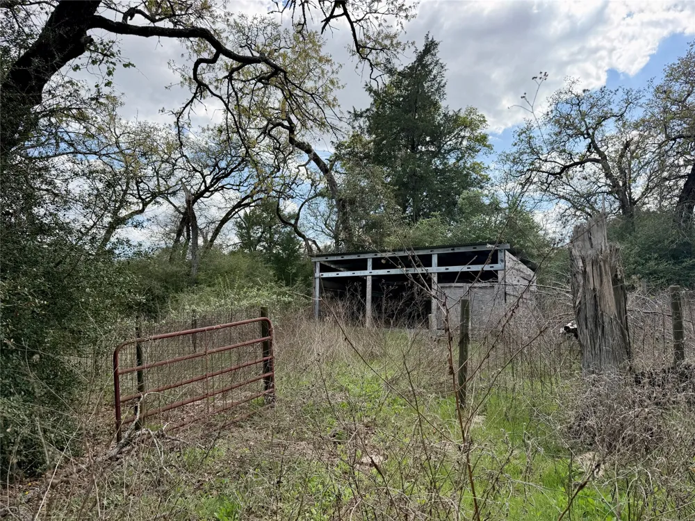 3950 Private Road 2015 Caldwell, TX 77836