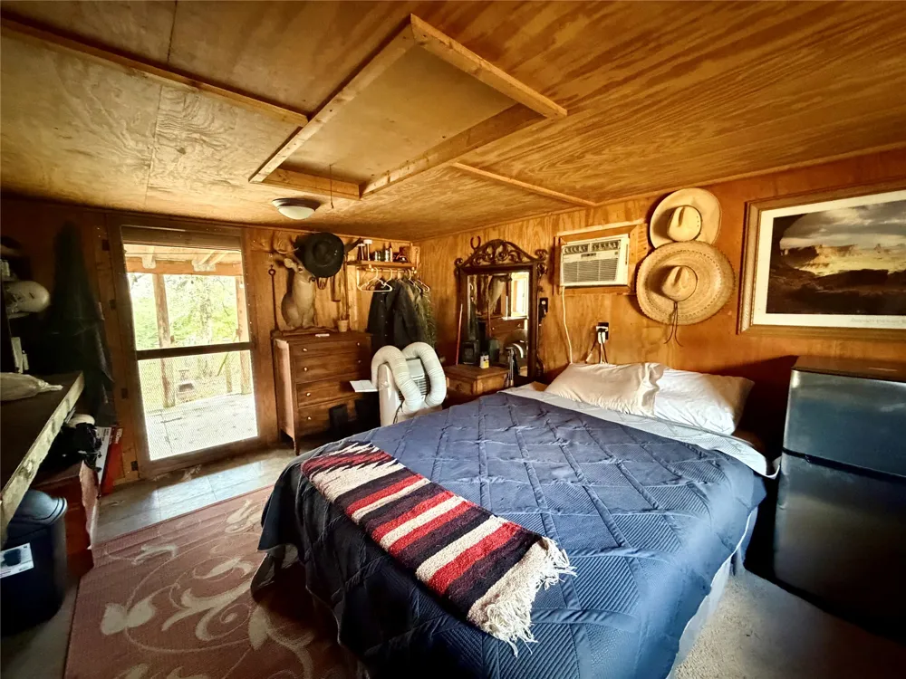 3950 Private Road 2015 Caldwell, TX 77836