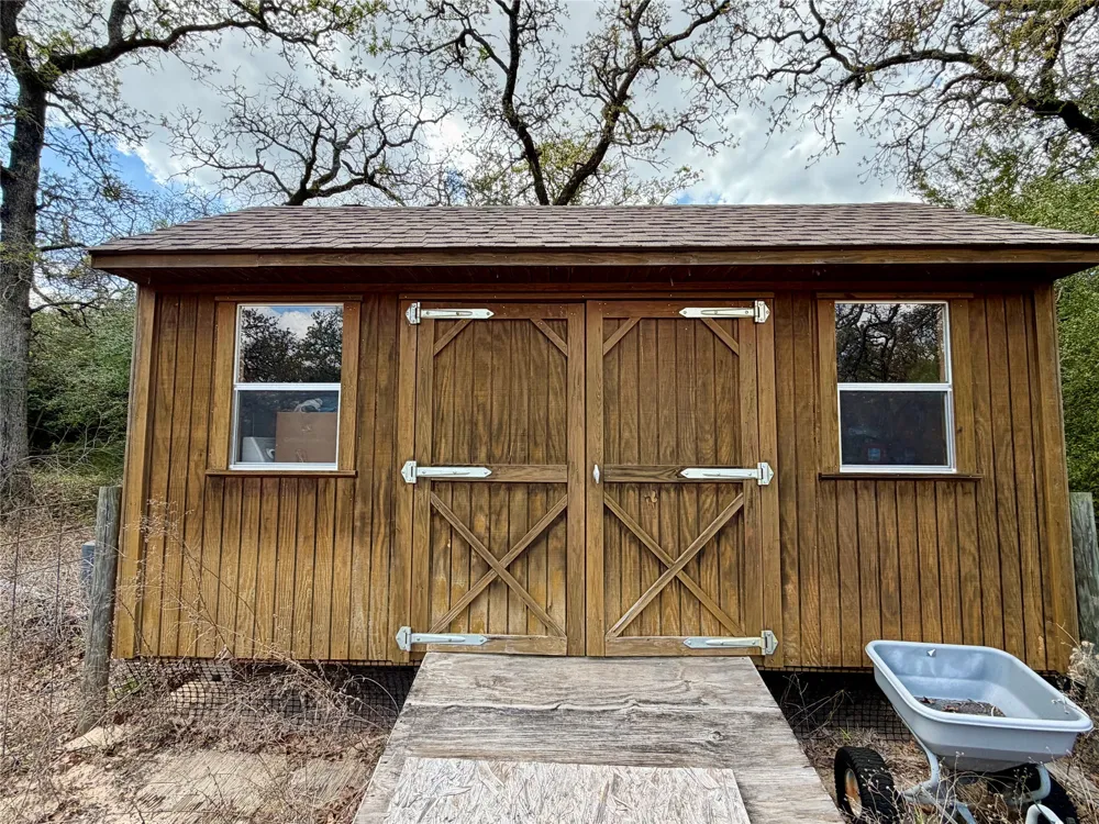 3950 Private Road 2015 Caldwell, TX 77836