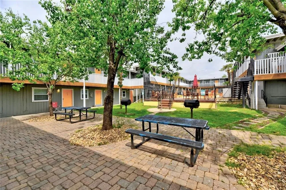 2401 Manor Road #102 Austin, TX 78722