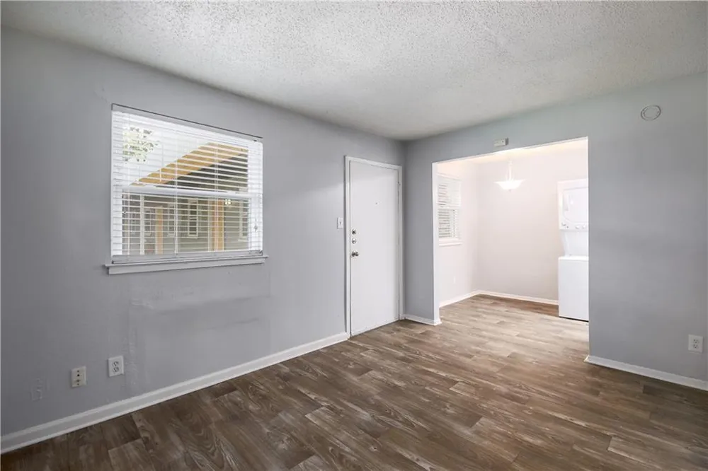 2401 Manor Road #102 Austin, TX 78722