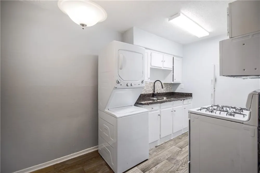 2401 Manor Road #102 Austin, TX 78722