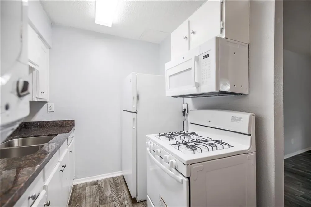 2401 Manor Road #102 Austin, TX 78722