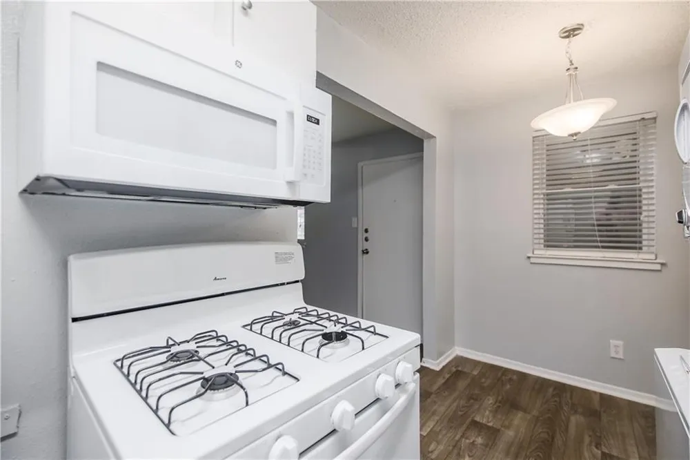 2401 Manor Road #102 Austin, TX 78722