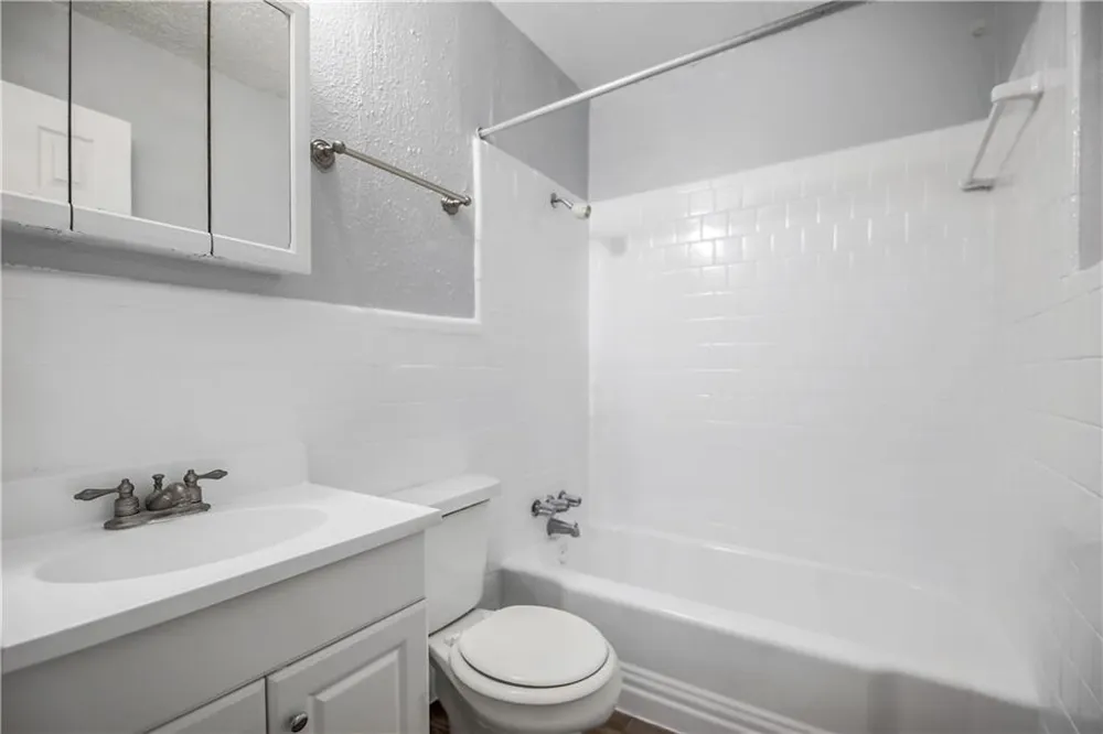 2401 Manor Road #102 Austin, TX 78722
