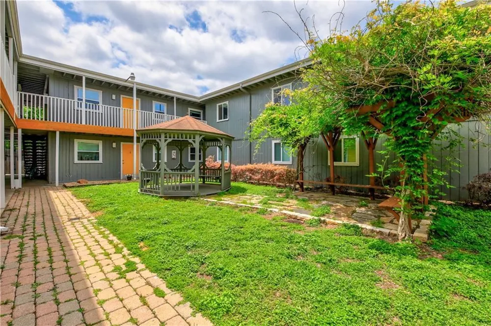 2401 Manor Road #102 Austin, TX 78722