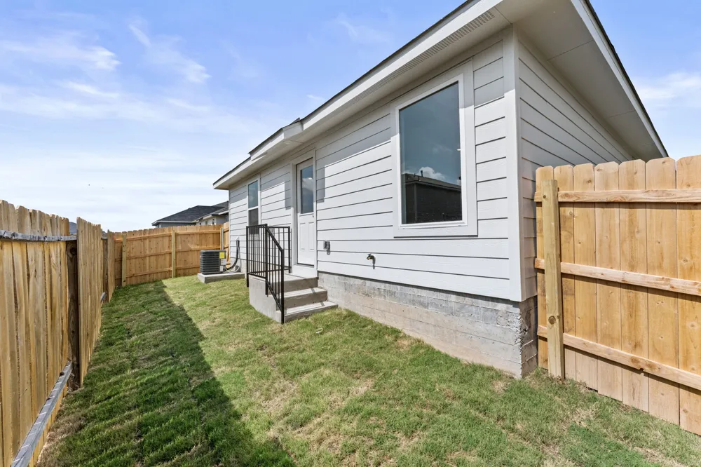 430 LOW PASTURE TRAIL Maxwell, TX 78656