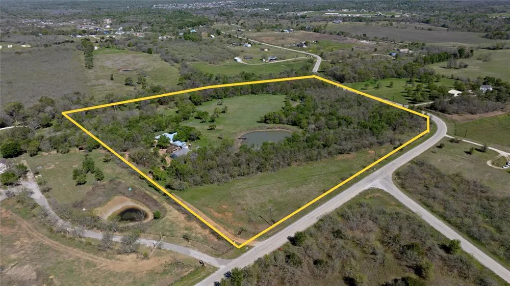 235 Mesquite Drive Cedar Creek, TX 78612