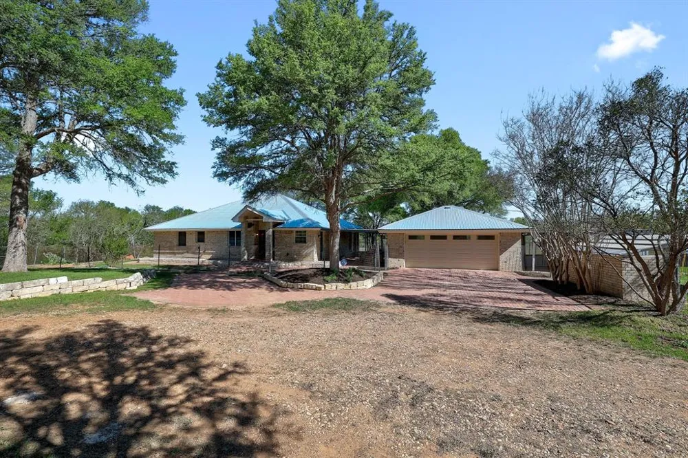 235 Mesquite Drive Cedar Creek, TX 78612