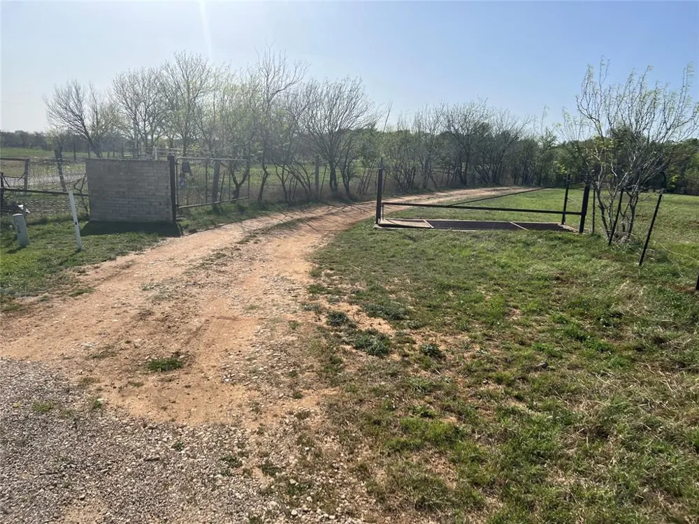 235 Mesquite Drive Cedar Creek, TX 78612