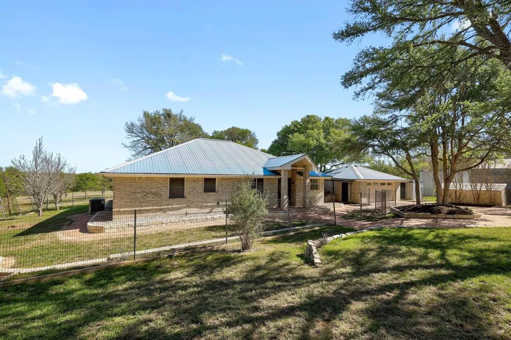 235 Mesquite Drive Cedar Creek, TX 78612
