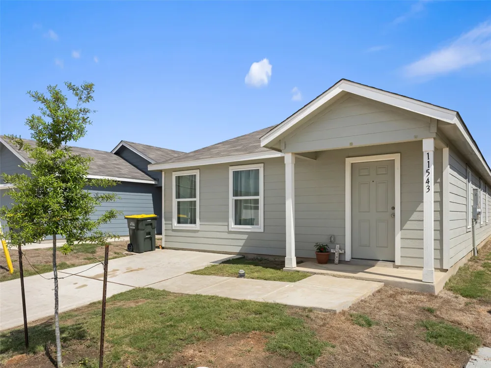 11543 Field Briar Converse, TX 78109