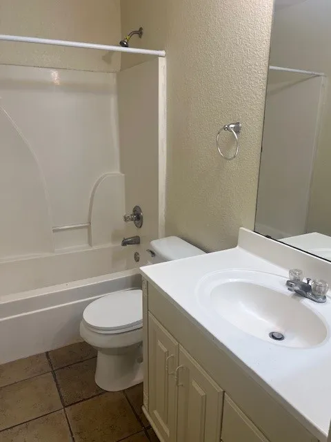 2204 Katy Lane #B Georgetown, TX 78626