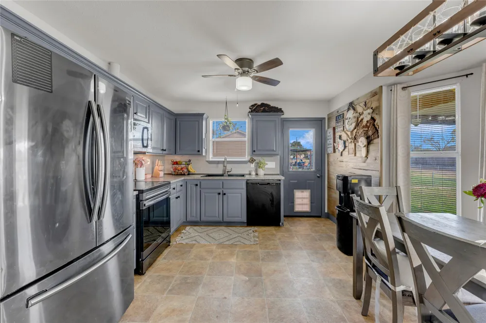 555 Live Oak Drive Bertram, TX 78605