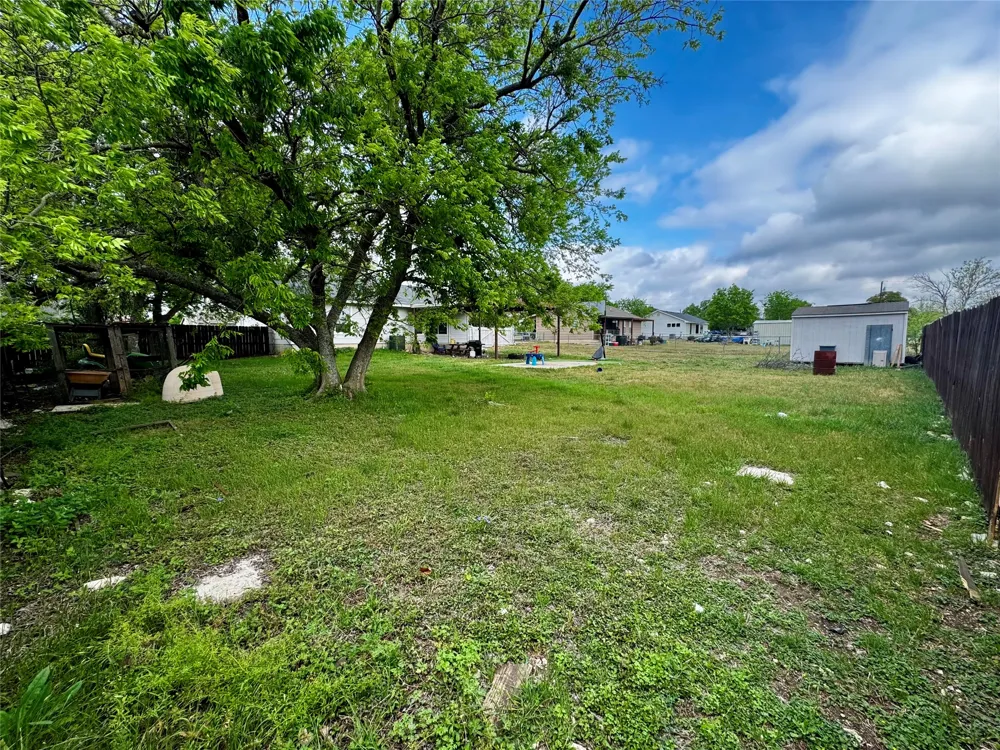 555 Live Oak Drive Bertram, TX 78605