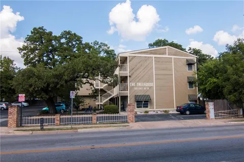 202 E 45th Street #203