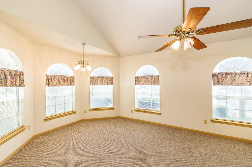 806 Saint Michael Street Gonzales, TX 78629