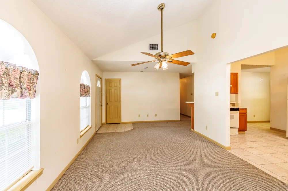 806 Saint Michael Street Gonzales, TX 78629