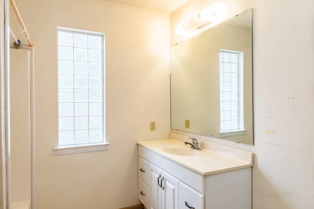 806 Saint Michael Street Gonzales, TX 78629