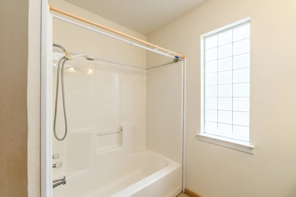 806 Saint Michael Street Gonzales, TX 78629