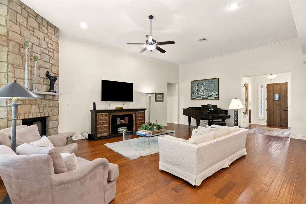 205 Amiata Avenue #96 Lakeway, TX 78734