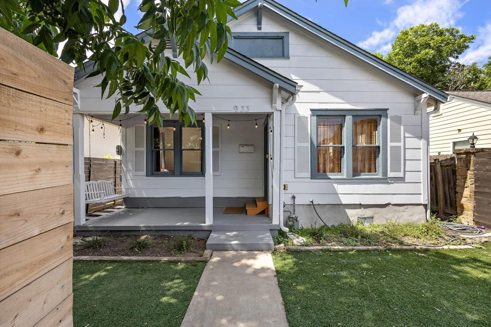 933 E 51st Street Austin, TX 78751