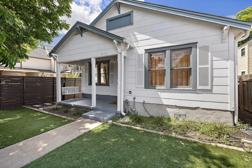 933 E 51st Street Austin, TX 78751