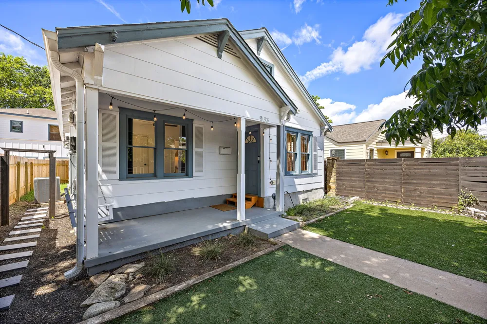 933 E 51st Street Austin, TX 78751