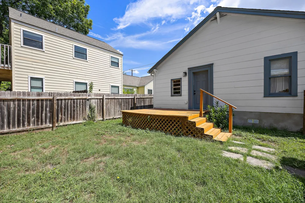 933 E 51st Street Austin, TX 78751