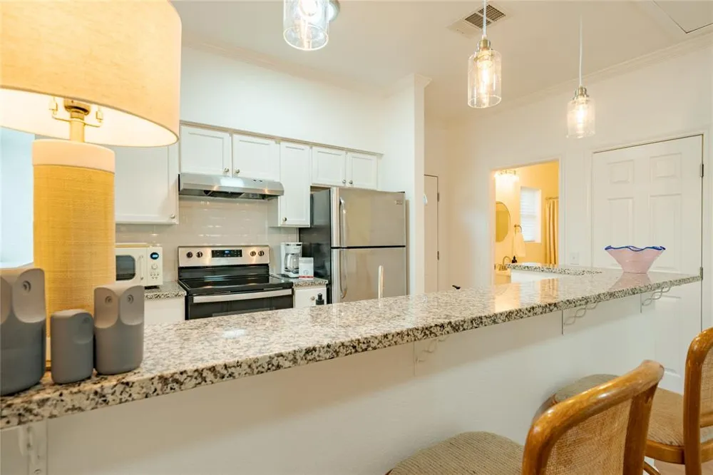 933 E 51st Street Austin, TX 78751