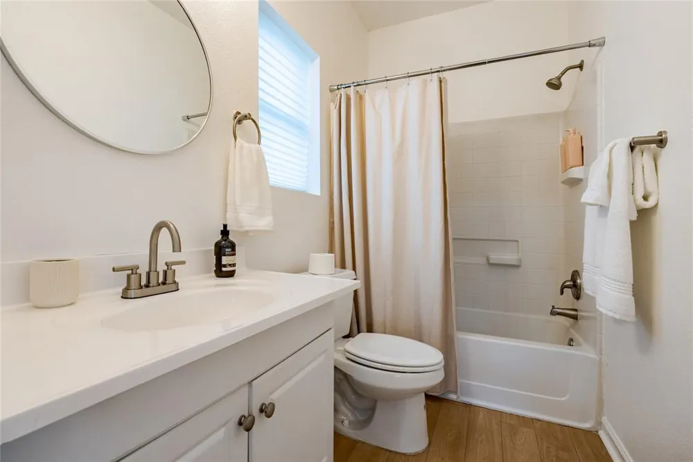933 E 51st Street Austin, TX 78751