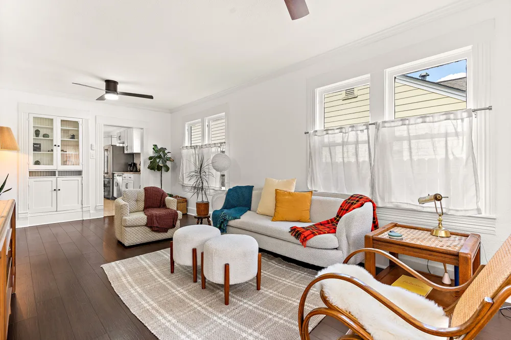 933 E 51st Street Austin, TX 78751