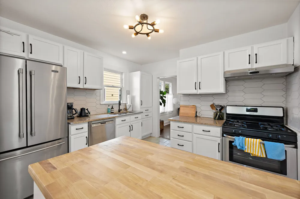 933 E 51st Street Austin, TX 78751