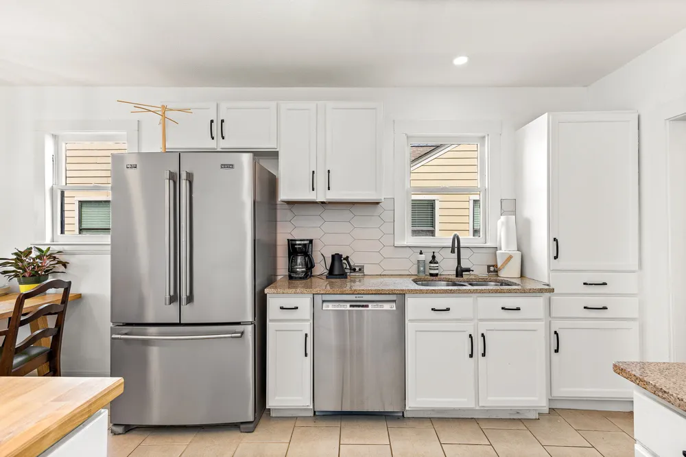 933 E 51st Street Austin, TX 78751