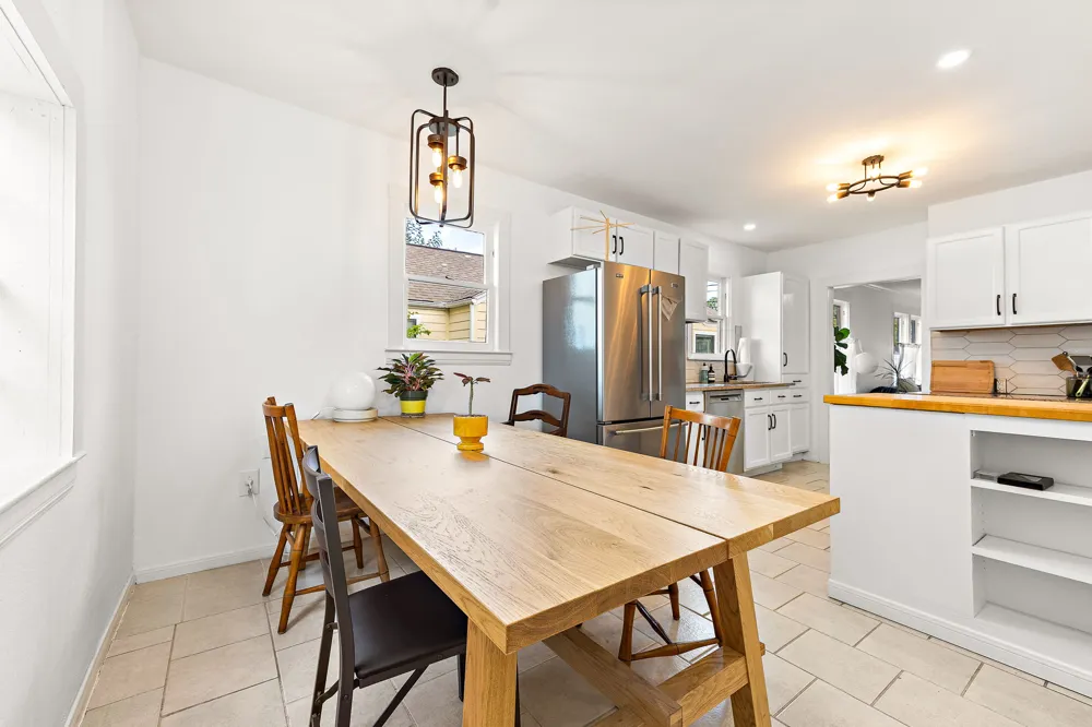 933 E 51st Street Austin, TX 78751