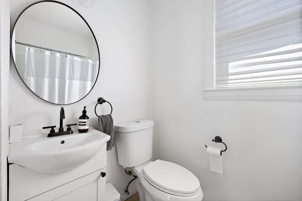 933 E 51st Street Austin, TX 78751