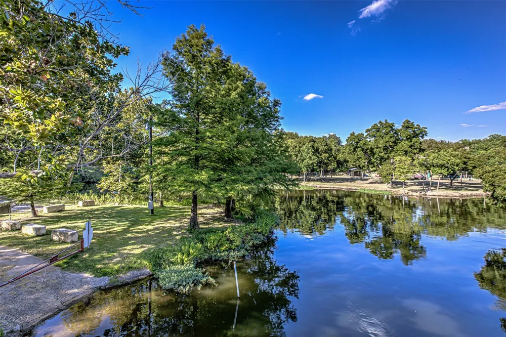 1336 S Lakeside Drive Kingsland, TX 78611