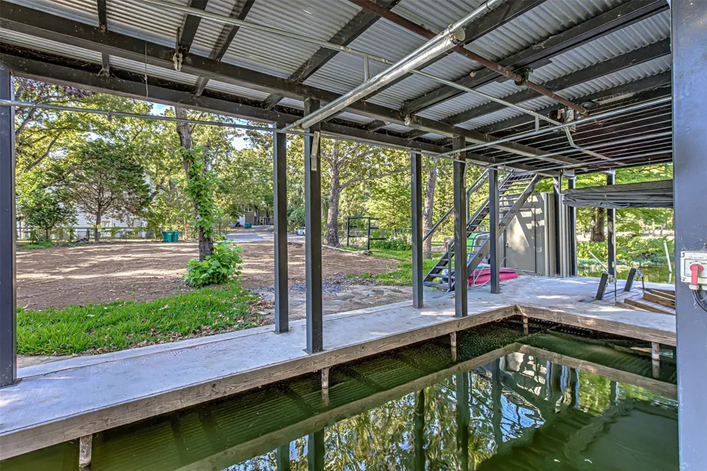 1336 S Lakeside Drive Kingsland, TX 78611
