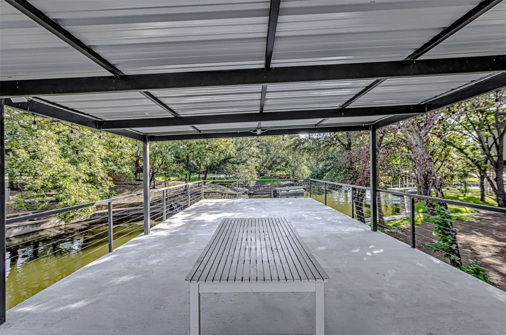 1336 S Lakeside Drive Kingsland, TX 78611