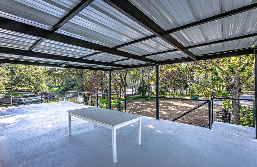 1336 S Lakeside Drive Kingsland, TX 78611